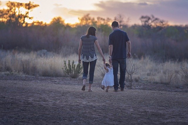 family 2485714 640